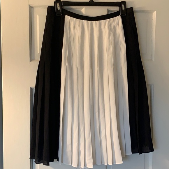 Vince A-line pleated